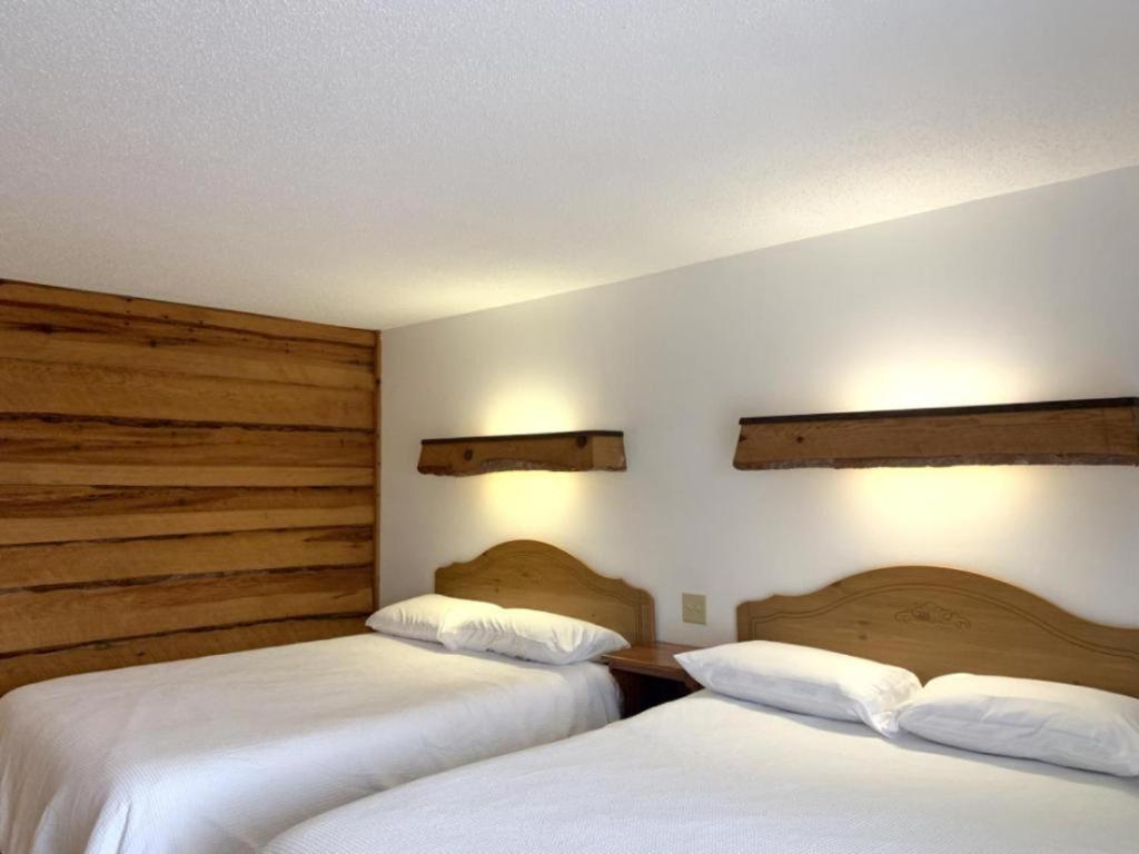 Bridge Inn Tomhawk - 2Nd Floor, 1 King Size Bed, Balcony, River View Tomahawk Екстериор снимка